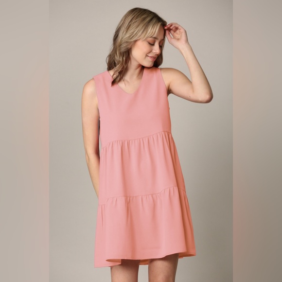 Black Sleeveless Tunic Tiered Dress - Picture 2 of 3